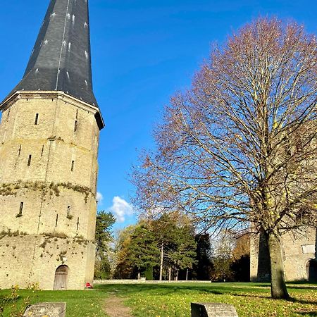 Gite De La Tour Carree Берґ Екстер'єр фото